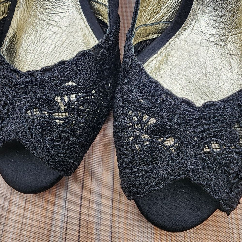Adrianna Papell Black Lace Peep-Toe Kitten Heels - Picture 7 of 8